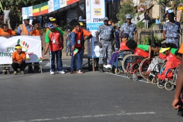 Dr Pierre M'pele opening the mobility race with Athlete Haile Gebreselassie during the GER.