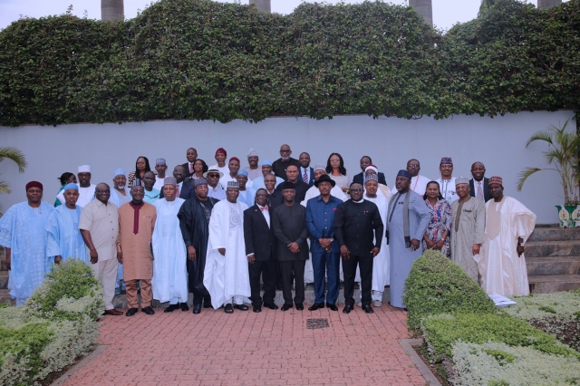 Group photo of Presidential Task Force with the Vice President (middle) after the meeting.