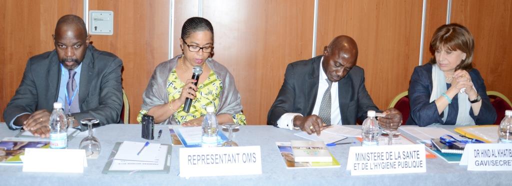 De gauche à droite - Pr Ki-zerbo, Président du GTR, Dr Djamila Cabral, Représentante ai de l'OMS, Dr Niangué Joseph, Directeur de cabinet adjoint du MSHP, et Dr Hind Khatib-Othman, Gavi.jpg