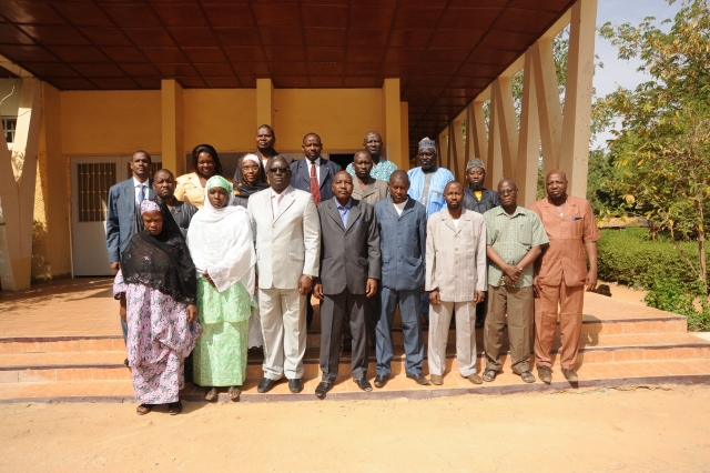 La photo de famille avec le SGA et le Représentant de l’OMS. 