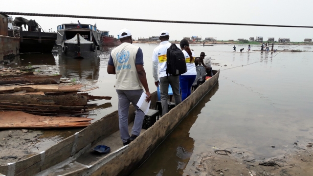 L’équipe conjointe de supervision OMS et Bureau de zone de santé de Kingabwa en partance pour la supervision vers les îlots sur le fleuve Congo.