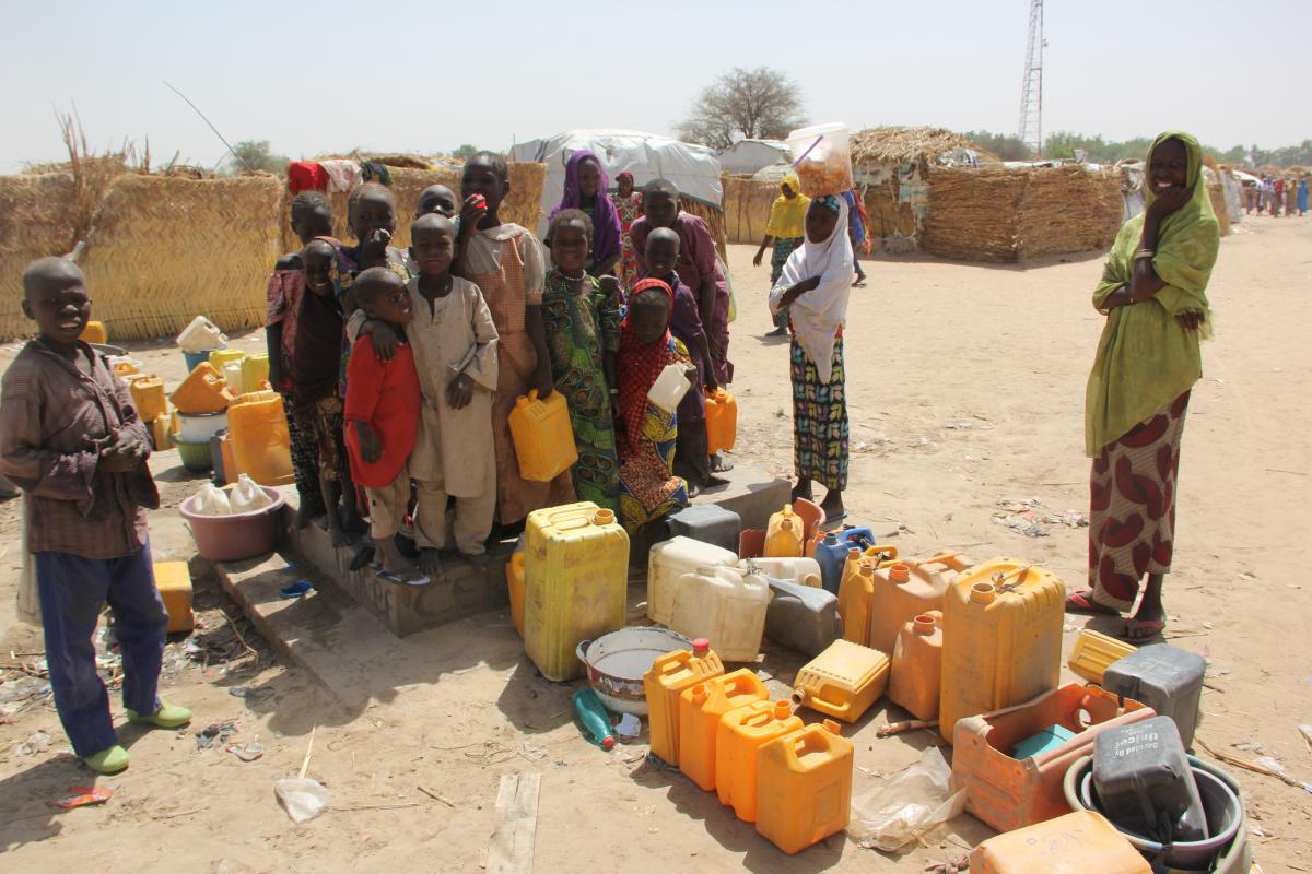 1.	Internally Displaced Persons cueing up for water at Muna IDPs camp. Photocredit: WHO/CE.Onuekwe 