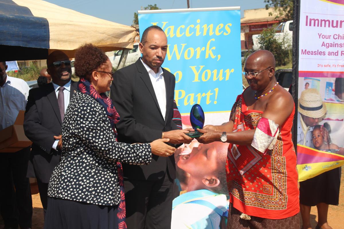 One of the heroes receiving an award