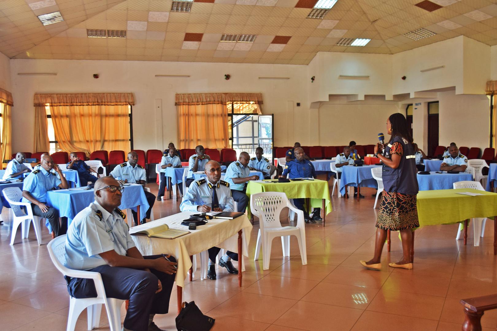 Session de briefieng des cadres de la PNB sur la COVID-19