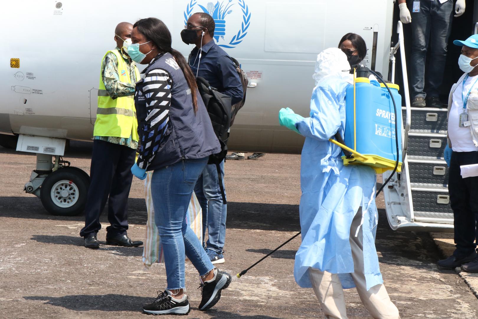 Des équipes de la riposte arrivent à Mbandaka pour la renforcer la réponse contre la 11ème épidémie de la maladie à virus Ebola dans l'Equateur - RDC, OMS/Eugene Kabambi