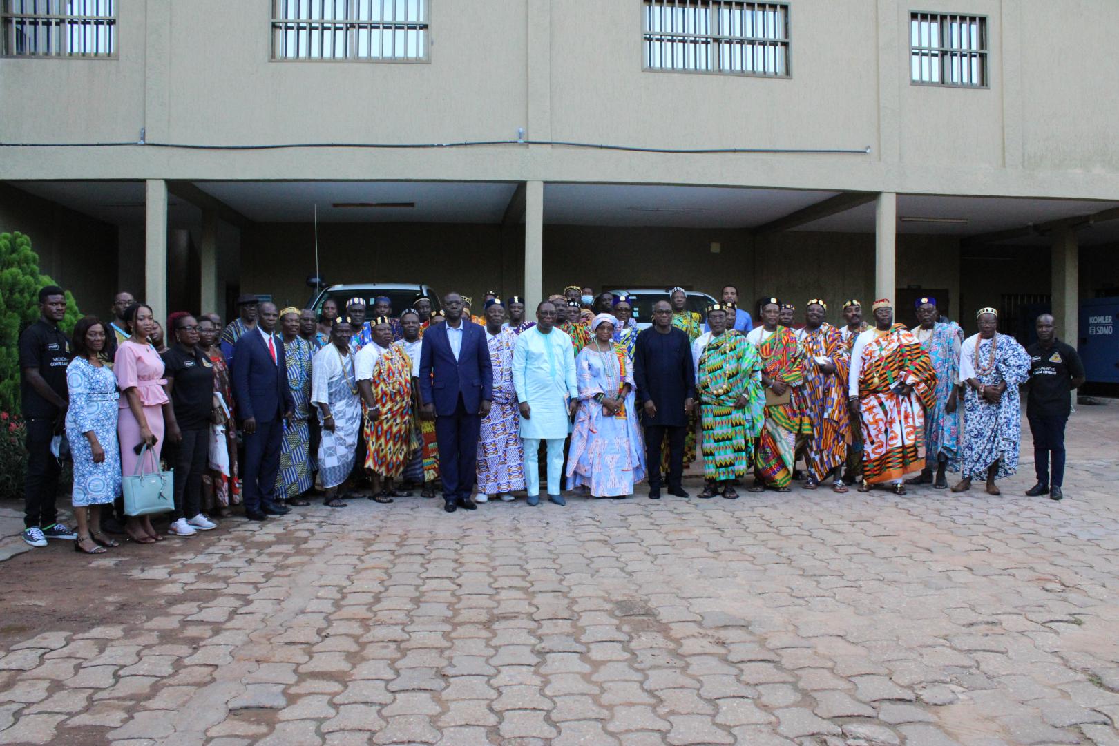 Photo de famille avec les chefs traditionnels