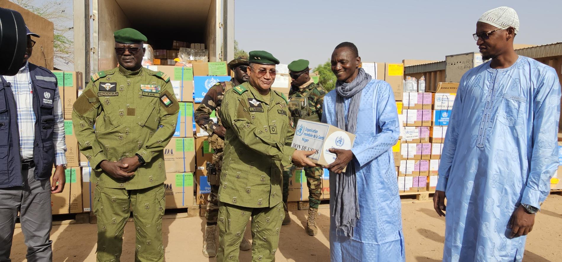 Don de médicaments et matériels médico-techniques à Agadez