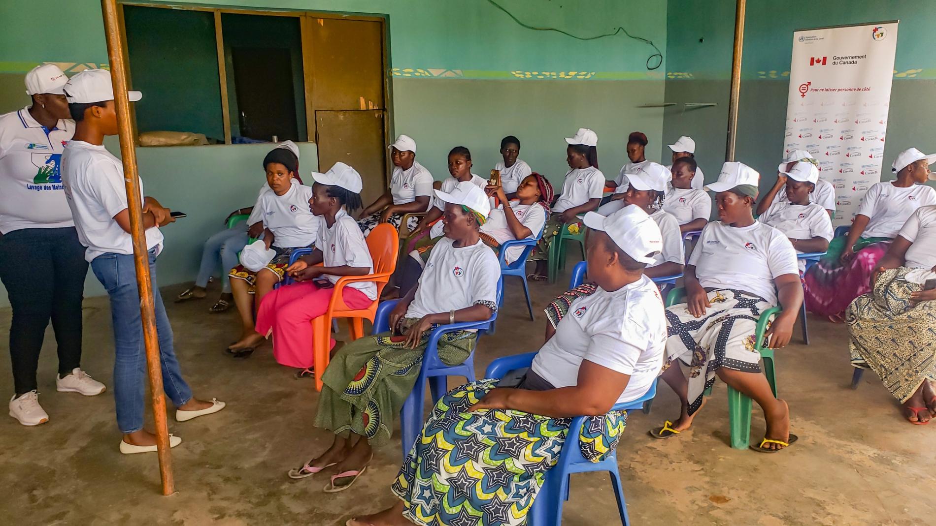 Un focus groupe de femmes dans le village de Konsou, département de Béoumi