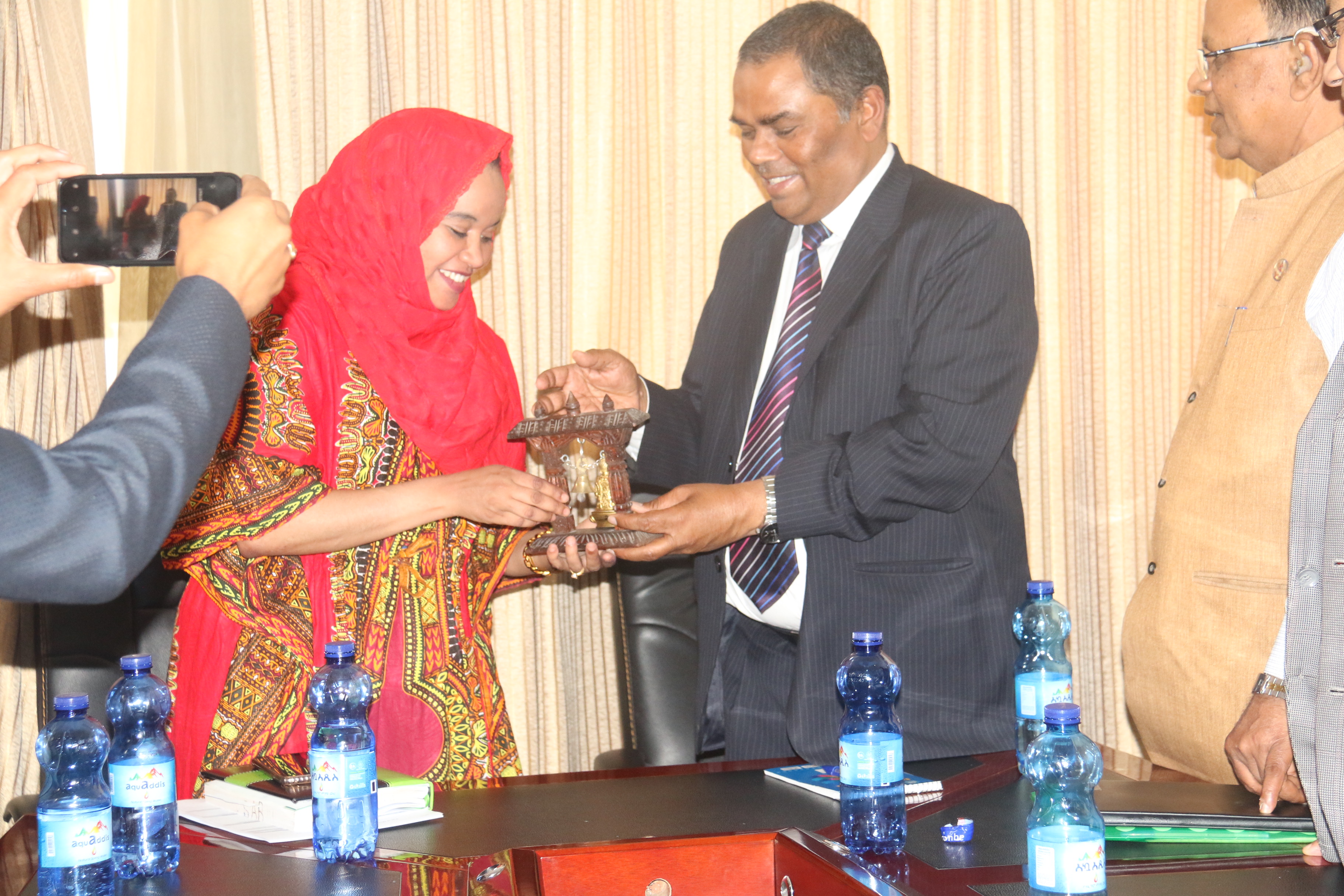 L to R:H.E. Dr Seharla Abdulahi, State Minister of Health-Operation and H.E. Mr Upendra Yadav, Deputy Prime Minister and Minister of Health and Population of Nepal 