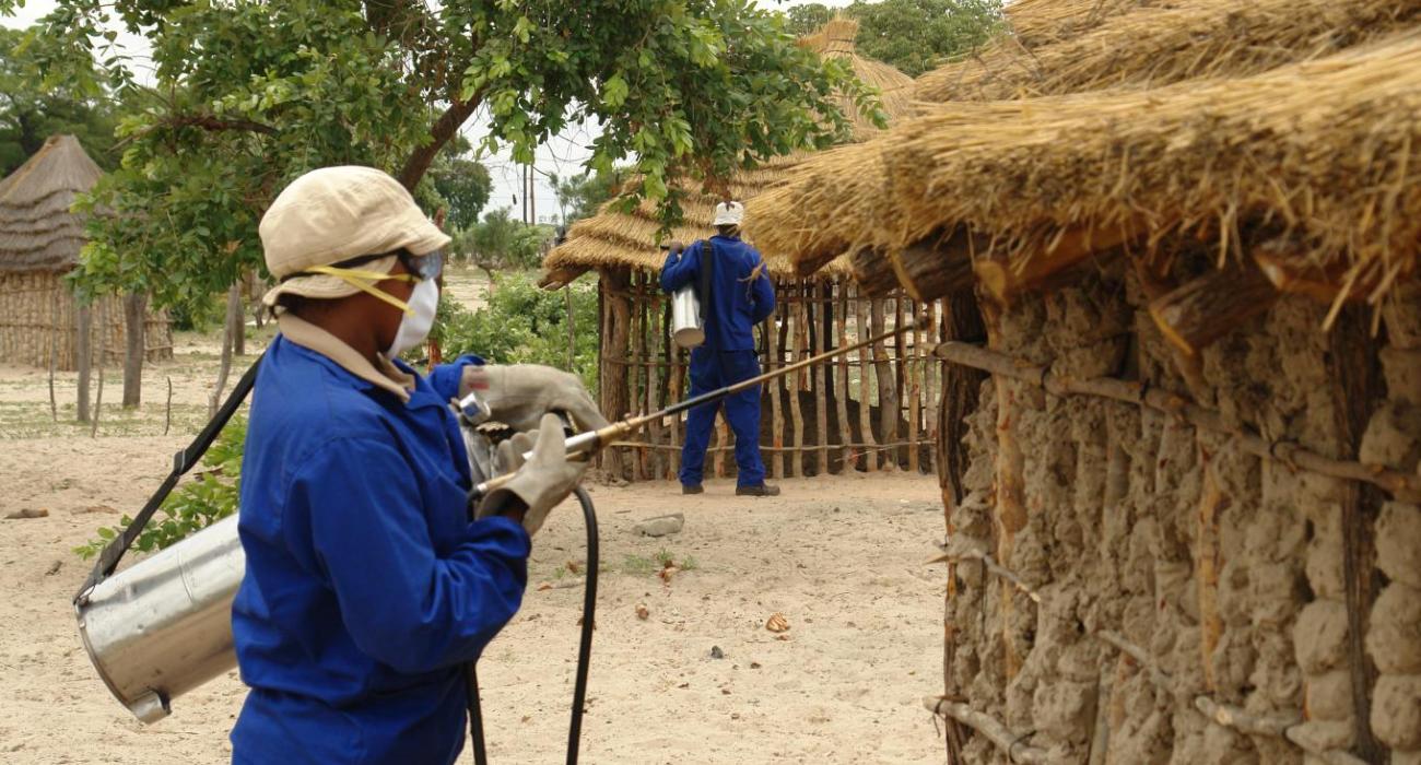 The Minister of Health and Social Services launched the annual indoor residual spray (IRS) campaign during the commemoration of the World Malaria Day in Khorixas. 