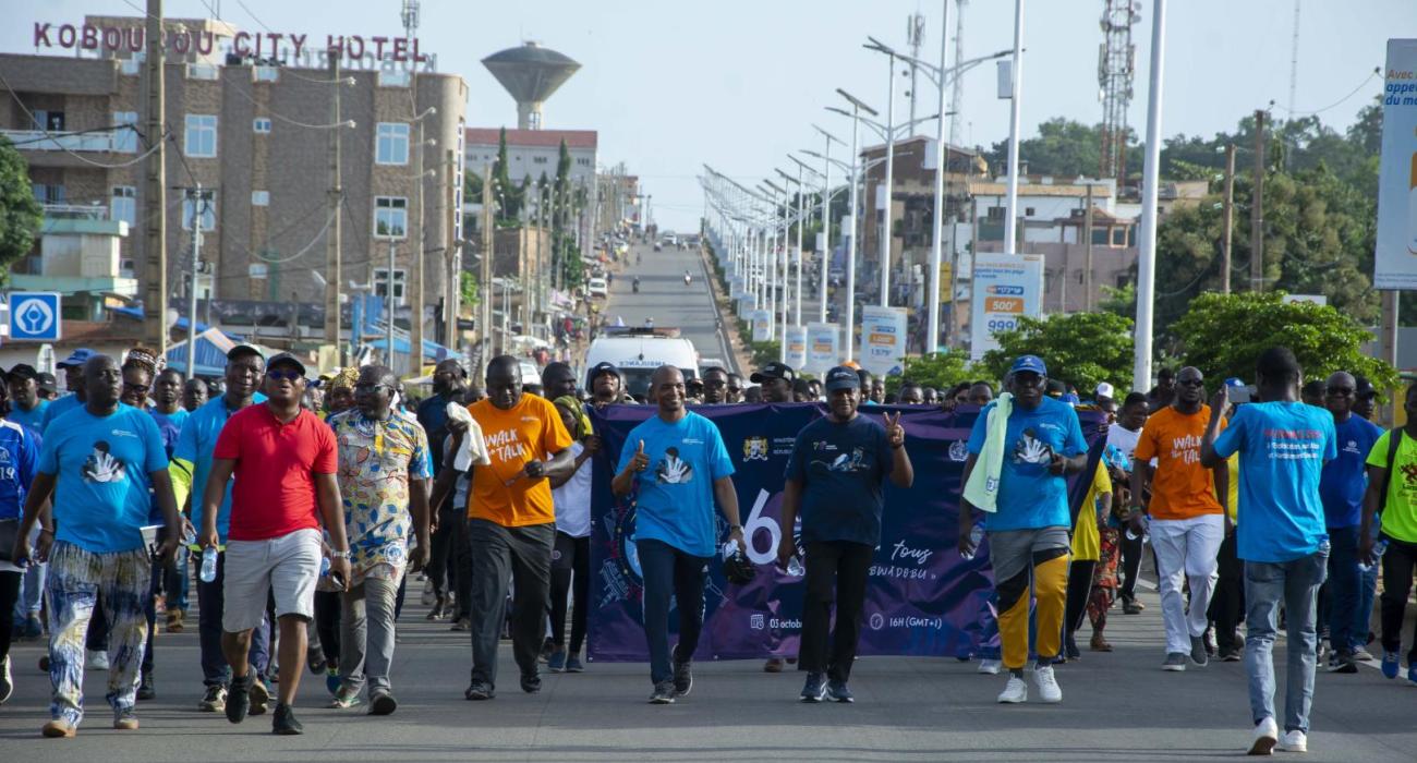 6 Kilomètres de marche sportive “Walk the Talk” à Parakou:  Plus 500 personnes ont relevé le défi en faveur de la santé