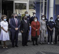 WHO facilitated the arrival of a team of 10 medics from the UK Emergency Medical Team (UK EMT) to strengthen management of severe and critical COVID-19 in Namibia with support from the United Kingdom.  The Minister of Health and Social Services, High Commissioner of British High Commission in Namibia and WHO welcomed the Team at a press briefing on 9 August 2021 as they embark on their 6 weeks mission. 