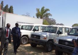 WR and Dep Min inspecting vehicles