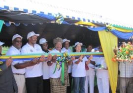 ￼The First Lady officially launching the Immunization Week including the introduction of Measles 2nd dose and HPV vaccine by cutting the ribbon held by the high-level officials during the occasion