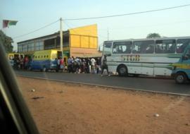 Exode de la population quittant la capitale Bissau vers les villes de l’Interieur du pays