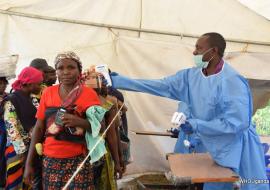 Temperature screening at Mpondwe border point. 