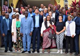 Photo de famille des participants en présence de la Ministre de la Santé des Comores