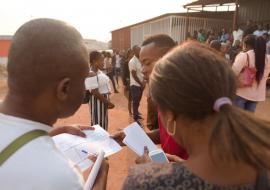 Health specialist  interacting with population 