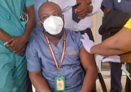 Dr Olagunoye Ajibola, the first frontline health worker in Osun state to receive Oxford_AstraZeneca vaccine..