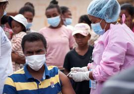 Madagascar marque une année de vaccination contre la COVID-19, avec 1 181 160 personnes entièrement vaccinées