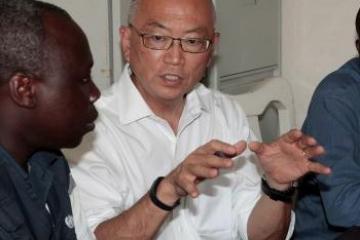 Dr Keiji Fukuda, WHO Assistant Director General for Health Security addressing WHO Ebola field response teams in Kenema