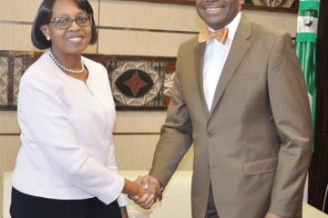 Dr Moeti, Directrice régionale de lOMS, et Dr Adesina, Président de la Banque Africaine de Développement