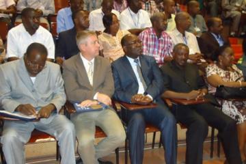 De gauche à droite, Prof. Laurent OUEDRAOGO (IRSP/Ouidah), Philippe JAILLARD (LOGIVAC/AMP/Bénin), Dr Aristide APLOGAN (EPIVAC/AMP), Dr Karimou IMOROU (Santé au Travail) et Dr Ndèye Marie BASSABI ALADJI (DG Agence Nationale Vaccination)