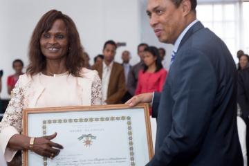 Le Dr Céline Seignon est Officier de l’Ordre National malagasy.