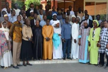 Photo de familles participants à l’atelier..jpg Message de sécurité