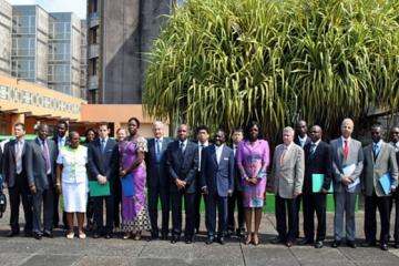 Les officiels présents à la cérémonie d’ouverture: Ministère de la Santé, Repré-sentants des Agences du SNU, les Membres du Corps diplomatique