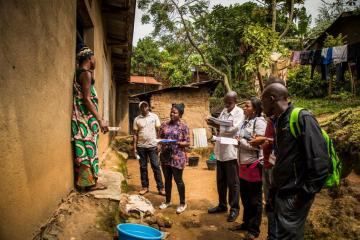 L’OMS réaffirme à la République démocratique du Congo son engagement, alors qu’on approche du millier de cas au cours de la flambée de maladie à virus Ebola et qu’on observe un regain de violence