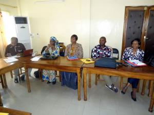 01 Une vue partielle des participants avec a l extrême gauche, le Consultant en Communication, M. Rodrigue BARRY