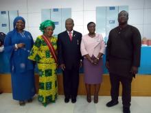 Mme Diene KEITA (UNFPA), Dr Koubourath A.OSSENI (Grande Chancelière), Dr Akpa R. GBARY (OMS), Prof. Dorothée A.KINDE GAZARD (Ministre de la Santé) et M. Didier R. APLOGAN D. (Ministre Affaires Etrangères ad intérim