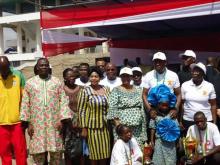 02 Une photo de famille des acteurs de la lutte contre le VIH SIDA avec le Chef de l Etat et la 1ere Dame le 1er decembre 2012 au Stade de l Amitie a Cotonou.