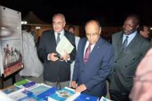 08 Le Ministre visitant les stands