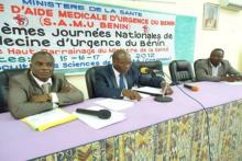 De gauche à droite, Prof. Martin CHOBLI (SAMU/Bénin), Dr Akpa R. GBARY (OMS/Bénin) et Dr Christian CHAFFA (DNSP/Ministère Santé