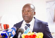 Le Ministre d'État chargé du Développement et de la Coordination de l'action gouvernementale Abdoulaye BIO TCHANE prononçant son discours lors de la cérémonie de lancement des 60 Jours de la campagne nationale accélérée de vaccination contre la COVID-19