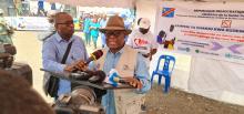 Le Ministre des Affaires sociales, Actions humanitaires et de la solidarité nationale lors du lancement officiel de la campagne de la vaccination orale contre le choléra au site de déplacés de Kanyaruchinya.jpg