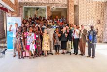 Photo de famille des officiels avec les prestataires en Santé