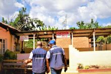 Mr David Tsvamuno, WHO Zimbabwe Epidemiologist (left) and  Dr Abdelrahim Khalid, the GEPI Coordinator for Zimbabwe at Henderson Clinic in Mazowe