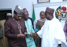 WR, Dr Walter Kazadi Mulombo sharing a handshake with the Kebbi State Governor