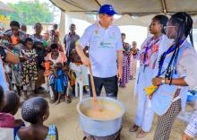 L’OMS apporte une assistance médicale aux habitants des sites de déplacés de Gatumba en partenariat avec l’ONG GPC sur le financement du Gouvernement du Japon.