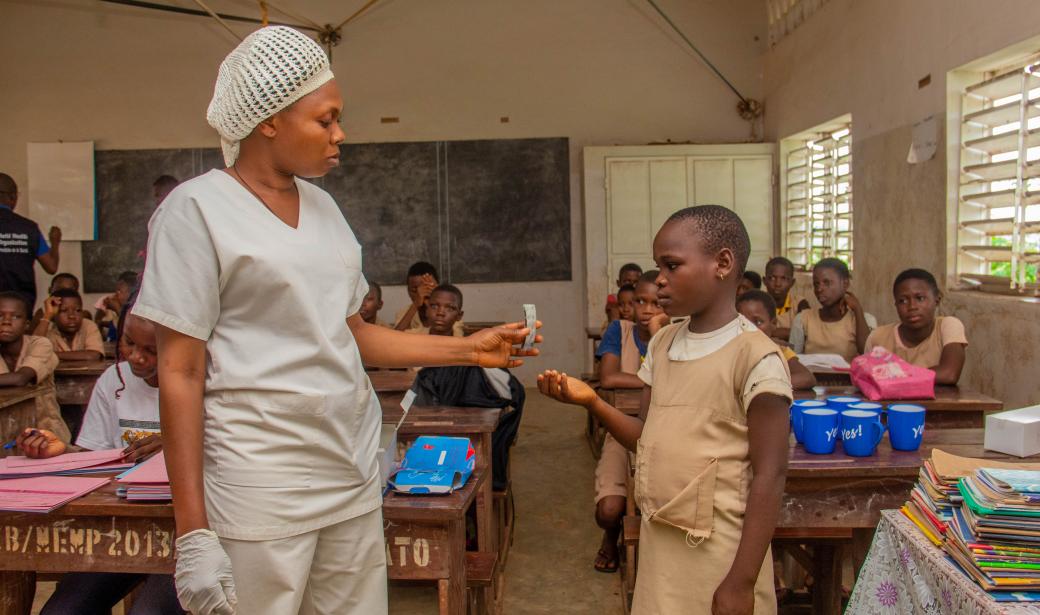 Bénin :  le suivi nutritionnel et sanitaire pour maintenir les écoliers en bonne santé